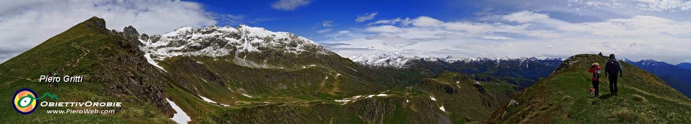 44 Panorama  Triomen, Valletto, Ponteranica, Monte Foppa.jpg